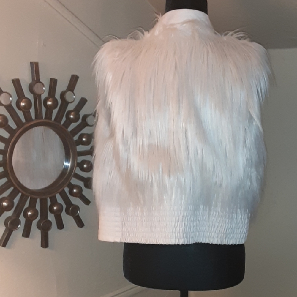 Vest - Picture 2 of 5